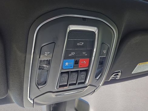 Used 2023 Jeep Wagoneer Series II AWD/4WD image 30
