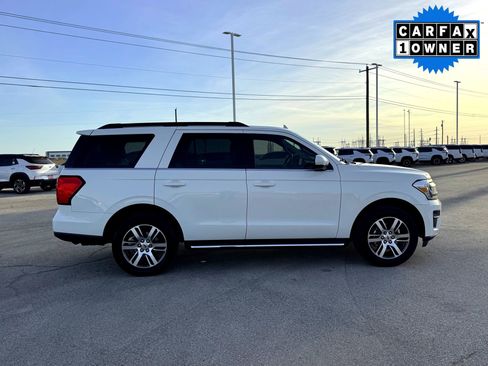 Used 2022 Ford Expedition XLT image 5