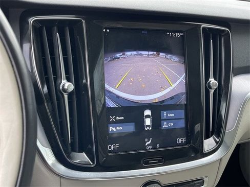 Used 2020 Volvo S60 T5 Momentum image 18