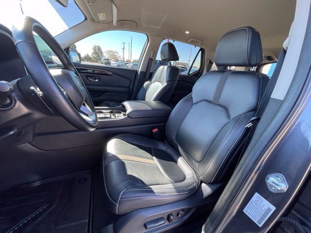 Used 2025 Honda Pilot EX-L image 11