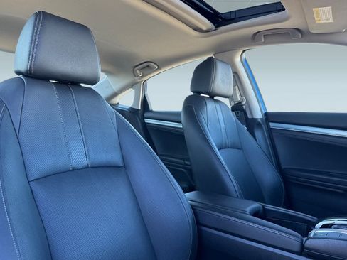 Used 2018 Honda Civic Touring image 31