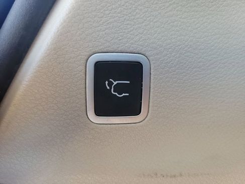 Used 2017 Chrysler Pacifica Touring-L Plus FWD image 8