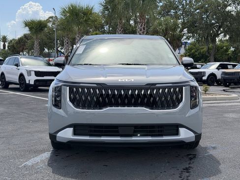 New 2027 Kia Carnival LX FWD image 9