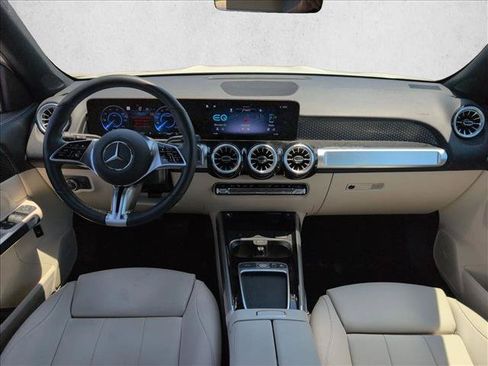 Certified 2025 Mercedes-Benz EQB 300 4MATIC image 18