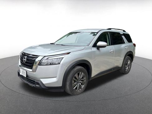 Used 2025 Nissan Pathfinder SV AWD/4WD image 5