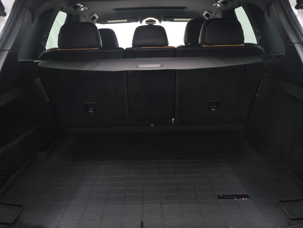 Used 2018 Porsche Cayenne w/ Premium Package AWD/4WD image 13