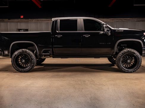 Used 2021 Chevrolet Silverado 2500 LTZ w/ LTZ Plus Package image 10