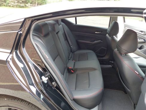 Used 2024 Nissan Altima 2.5 SR AWD/4WD image 41