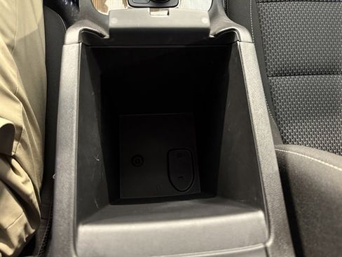 Used 2023 GMC Acadia SLE w/ Elevation Edition image 40