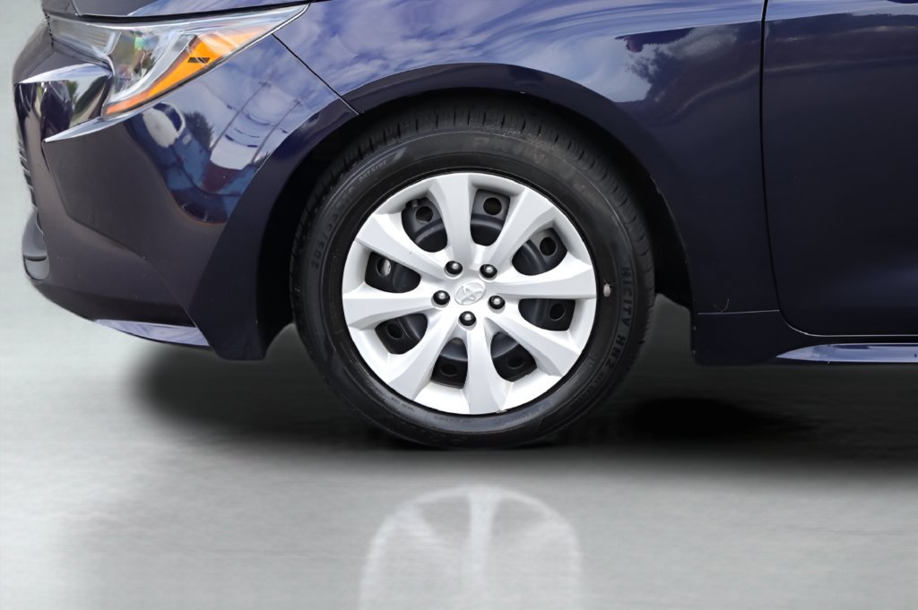 Certified 2024 Toyota Corolla LE FWD image 3