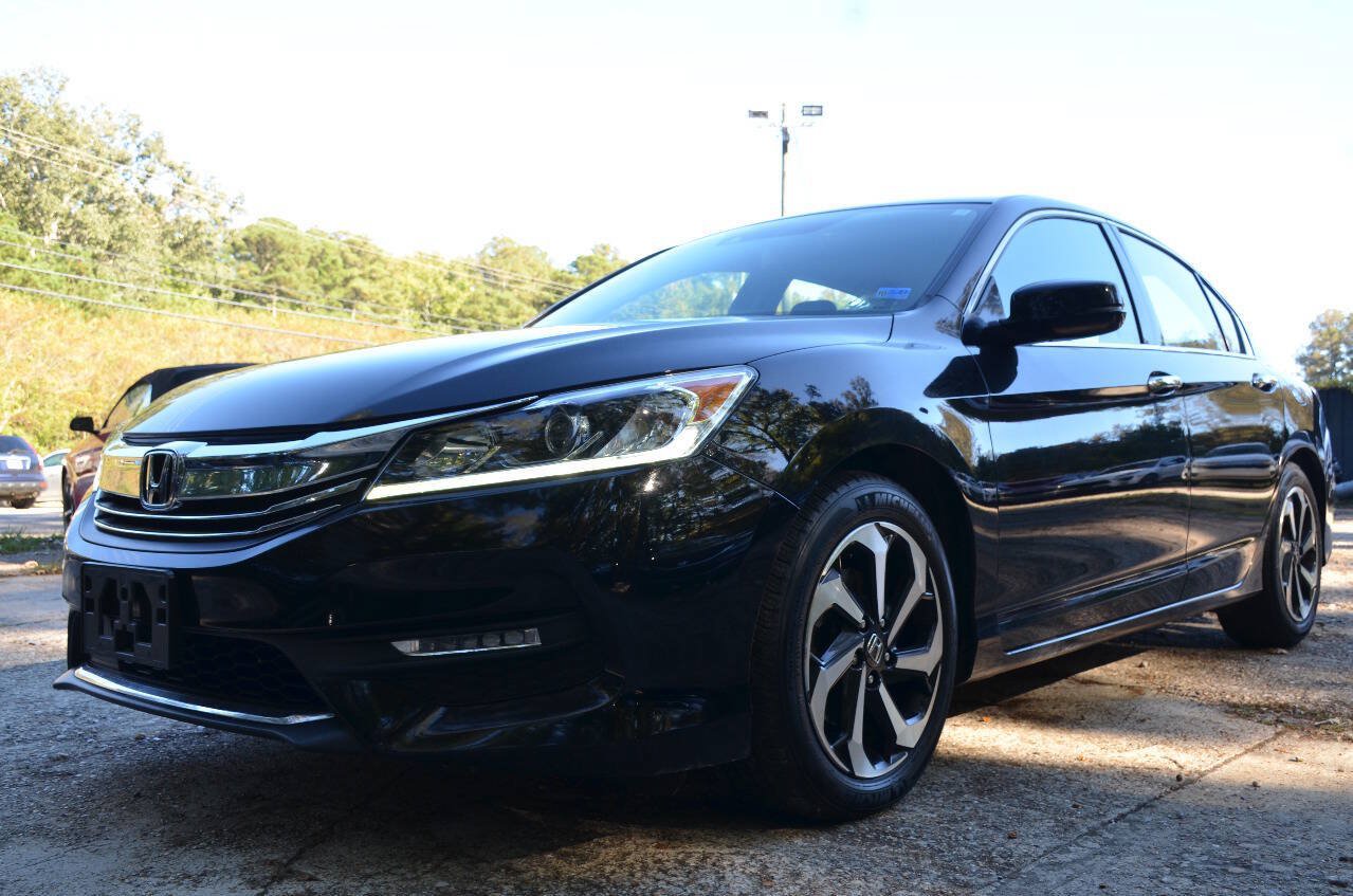 Used 2017 Honda Accord EX-L image 2