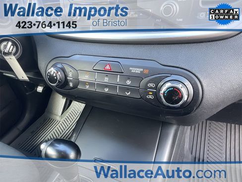 Used 2018 Kia Sorento LX image 27