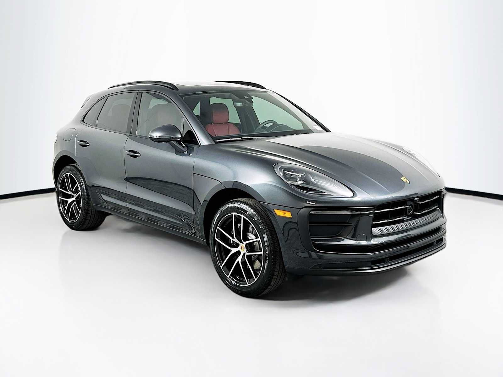 Used 2026 Porsche Macan AWD/4WD image 7