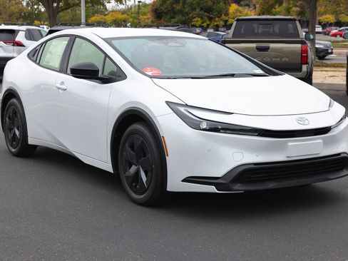 New 2026 Toyota Prius LE image 3