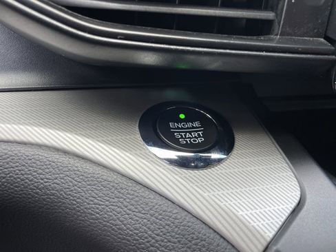 Used 2020 Ford Explorer XLT image 30