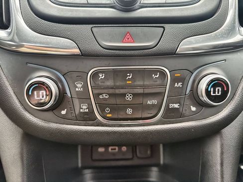 Used 2020 Chevrolet Equinox LT AWD/4WD image 16