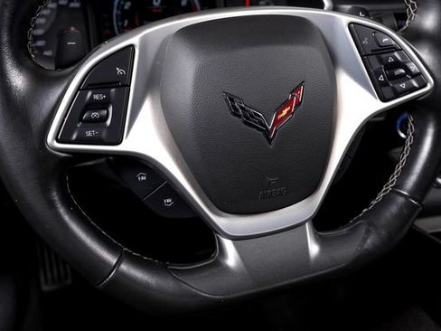 Used 2019 Chevrolet Corvette Stingray Coupe RWD image 30