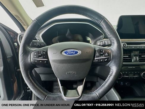 Used 2020 Ford Escape Titanium FWD image 11