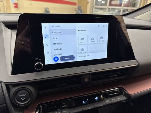 Used 2025 Toyota Prius SE image 52