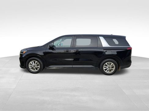 Certified 2024 Kia Carnival LX image 6