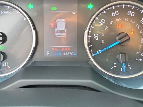 Used 2022 Toyota RAV4 LE AWD/4WD image 25