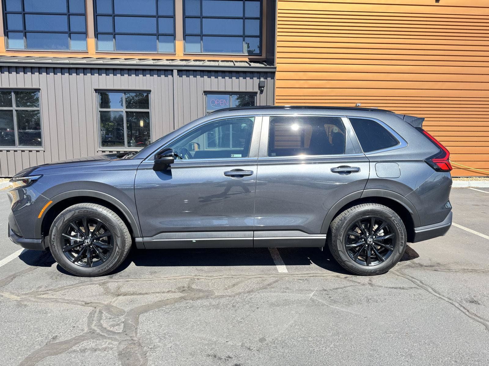 Used 2024 Honda CR-V Sport-L image 2