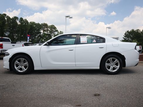 Used 2023 Dodge Charger SXT w/ Cold Weather Package RWD image 2