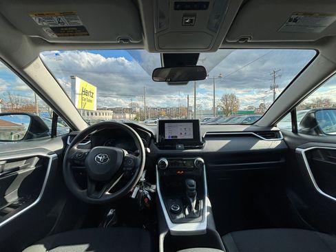 Used 2025 Toyota RAV4 LE image 32