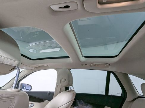 Used 2019 Mercedes-Benz GLC 300 4MATIC image 12