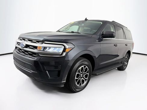 Used 2022 Ford Expedition XLT RWD image 3