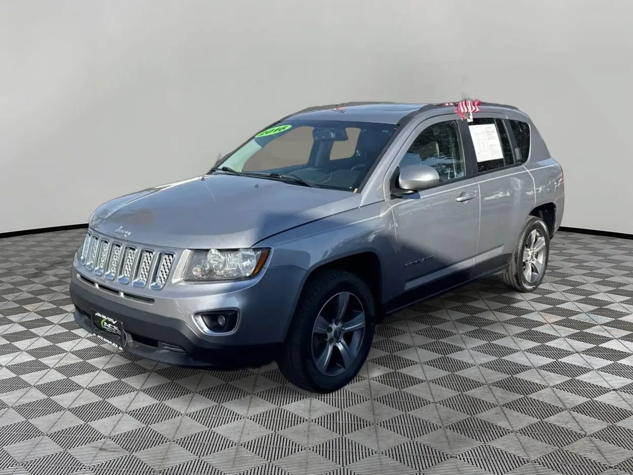 Used 2016 Jeep Compass High Altitude AWD/4WD image 2