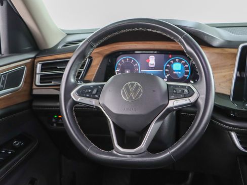 Used 2024 Volkswagen Atlas SE image 12