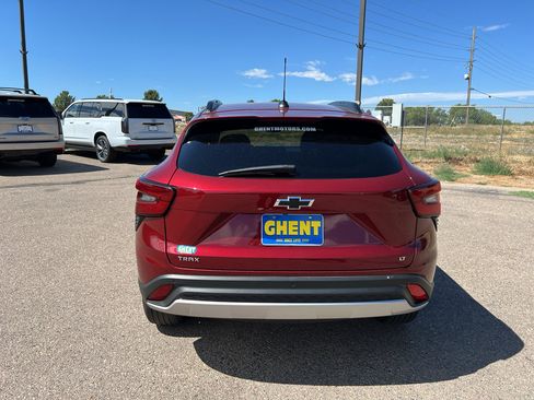 Used 2025 Chevrolet Trax LT w/ Driver Confidence Package FWD image 32
