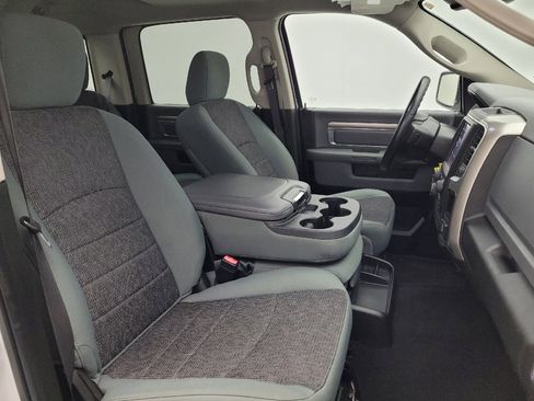 Used 2019 RAM 1500 Classic SLT w/ Luxury Group image 21