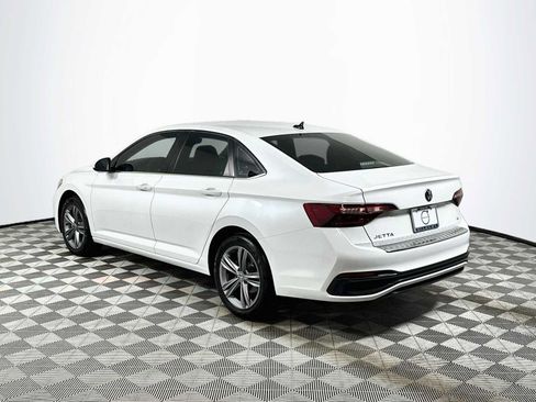 Used 2023 Volkswagen Jetta SE FWD image 5
