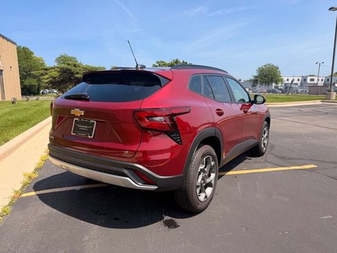 Used 2025 Chevrolet Trax LT w/ Driver Confidence Package FWD image 6