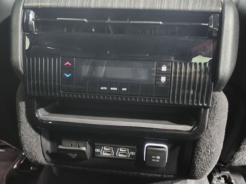 Used 2023 Jeep Wagoneer Series II image 25