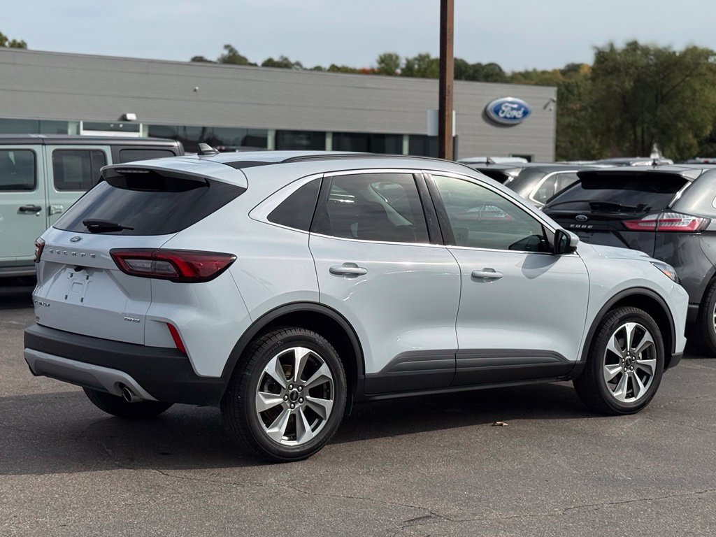 Certified 2025 Ford Escape Platinum AWD/4WD image 77