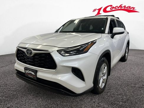Used 2023 Toyota Highlander L FWD image 32
