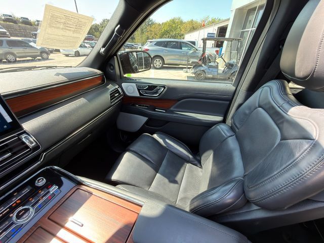 Used 2022 Lincoln Navigator Reserve AWD/4WD image 26