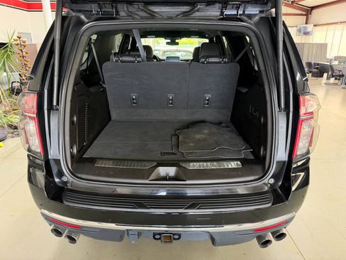 Used 2021 Chevrolet Suburban Premier AWD/4WD image 9