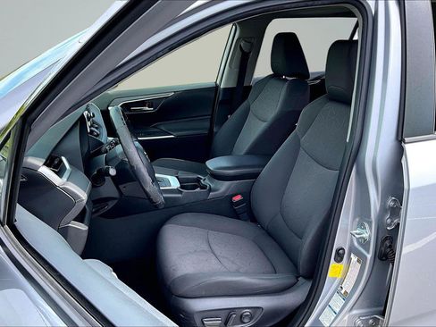 Used 2019 Toyota RAV4 XLE w/ Convenience Package AWD/4WD image 26