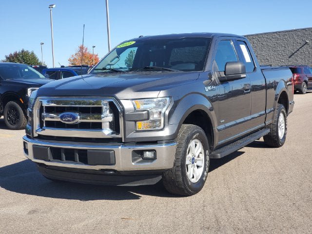 Used 2015 Ford F150 XLT w/ Equipment Group 301A Mid AWD/4WD image 2