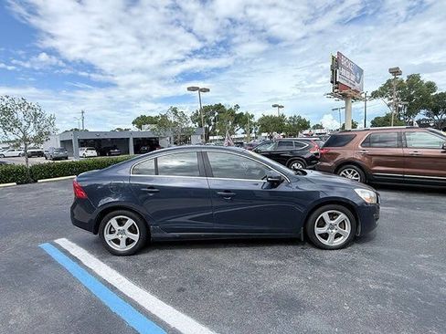 Used 2012 Volvo S60 T5 FWD image 3