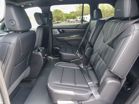 New 2026 Buick Enclave Avenir w/ Super Cruise Package FWD image 28