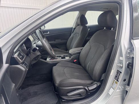 Used 2018 Kia Optima LX image 9