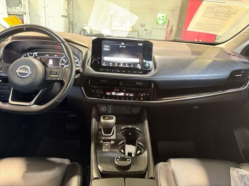 Certified 2023 Nissan Rogue SL w/ SL Premium Package image 20