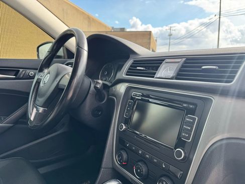 Used 2015 Volkswagen Passat 1.8T Limited Edition image 27