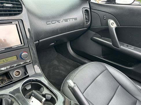 Used 2013 Chevrolet Corvette Convertible RWD image 12