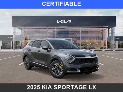 Used 2025 Kia Sportage LX image 1